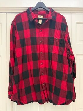 Men's Red & Black Plaid Casual Button-Down Shirt